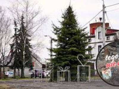 Presja ma sens. W Osieku nad Notecią stanęła nowa choinka