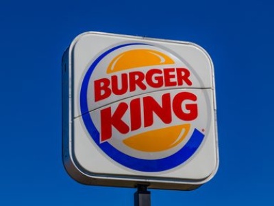 24-latek dźgnięty nożem w Burger King przy Irving park i Narragansett