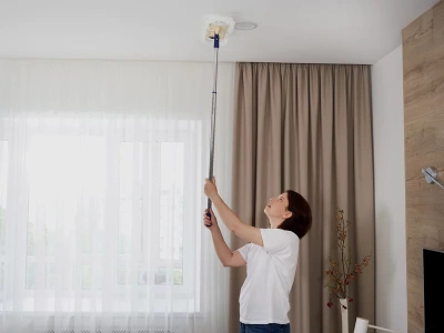 Święta tuż-tuż! Tak odkurzysz ściany i sufity, by dom lśnił czystością