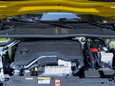 Kierowcy wracają do aut spalinowych, słabnie zainteresowanie elektrykami