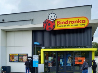 Biedronka rozdaje, ale tylko w sobotę 13 grudnia. Limit 8 sztuk, a połowa gratis