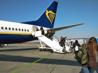 Chcesz przewieźć prezenty w bagażu podręcznym? Ryanair ostrzega