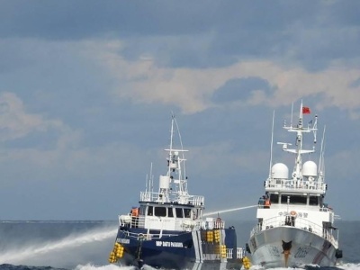 Akcja na spornym akwenie. Chińczycy zaatakowali z armatek wodnych, są ranni