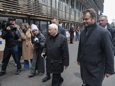 Burza na pilnym spotkaniu władz PiS zwołanym przez Kaczyńskiego. Kulisy zamkniętej narady