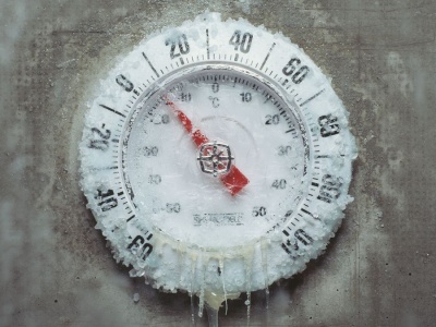 Trzecia zasada termodynamiki pod znakiem zapytania. Może być zbędna