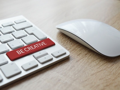 Projektowanie logo dla firm – od pierwszej kreski do symbolu, który sprzedaje emocje