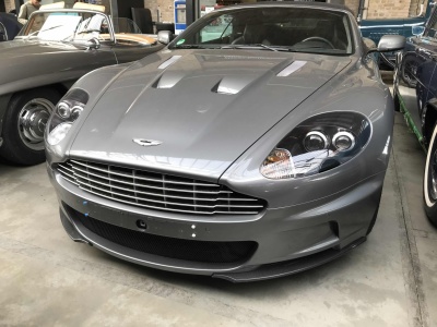 Legendarne samochody z filmów o kasynach i azartowych grach: ikony luksusu, adrenaliny i fortuny