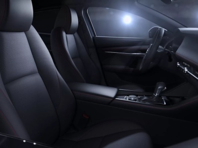 Japoński kompakt z napędem 4×4, silnikiem 2.0 184 KM i automatem za 128 tys. zł. Tego nie oferuje nawet Toyota Corolla