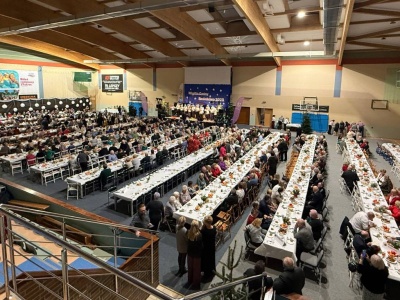 Dziesiątki tysięcy pierogów i setki litrów barszczu. Największa w Polsce wigilia dla seniorów