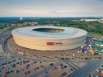 Marka Tarczyński przedłuża partnerstwo tytularne stadionu we Wrocławiu. Wsparcie, które realnie wzmacnia renomę Dolnego Śląska