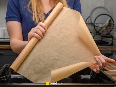 Nie ten najdroższy. Oto najlepszy papier do pieczenia 2025 roku