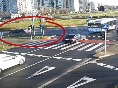 Kierowca poległ na rondzie. Jest ktoś, z kim może klepać się po ramieniu