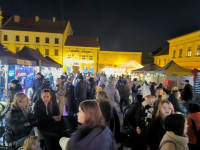 Drugi dzień Jarmarku Bożonarodzeniowego w Tarnowie.