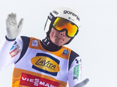 ​Prevc deklasuje rywali w Klingenthal. Polacy poza czołówką