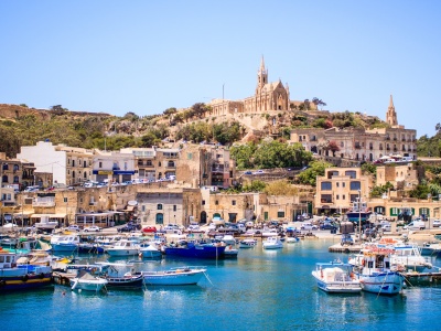 Emeryci rzucili wszystko i przeprowadzili się na Maltę. Za 3,5 tys. zł mają 185 m apartament