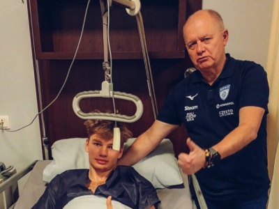 Norwid wspiera kontuzjowanego siatkarza AZS. Operacja Michała Szweda przeprowadzona w trybie pilnym