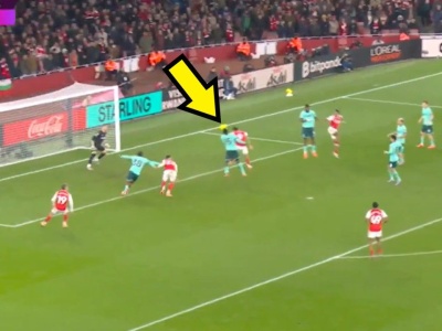 94. minuta i stadion Arsenalu oszalał. 