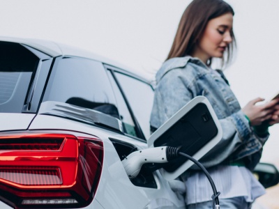 Nowe baterie ładują się w 10 minut, zasięg mają kosmiczny. Żegnaj, dieselku