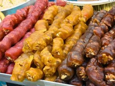 Coraz częściej na straganach. Polacy zaciekawieni wyglądem, chętnie jej próbują