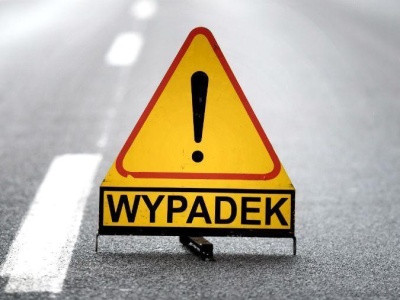 Wypadek na rondzie Kuronia w Rzeszowie. Autokar przeleciał przez rondo