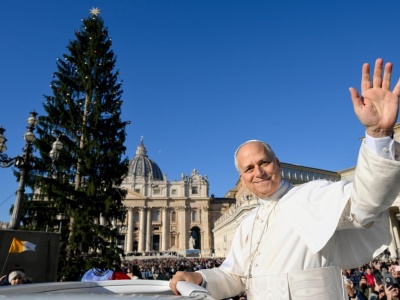 Papież: przed Bożym Narodzeniem unikajmy zakupowego dopingu