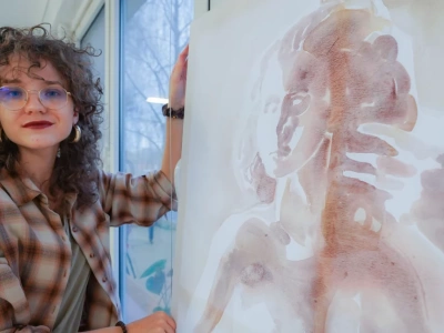 „Gesty” Mai Czepulis w Siedlcach. Poruszająca wystawa akwareli o emocjach i symbolice dłoni