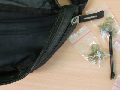 16-latek chciał się wyluzować przed lekcjami. Trafił z fifką w ustach na zastępcę komendanta