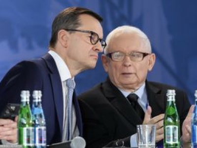 Kaczyński chciał zdjęcie, ale zabrakło Morawieckiego. Prezes PiS szuka nowego terminu