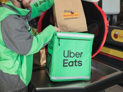 Zakupy z Biedronki pod drzwi. Sieć pozyskała ważnego partnera