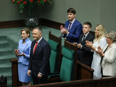 Polacy ocenili Nawrockiego i Sejm. Różnicę widać od razu