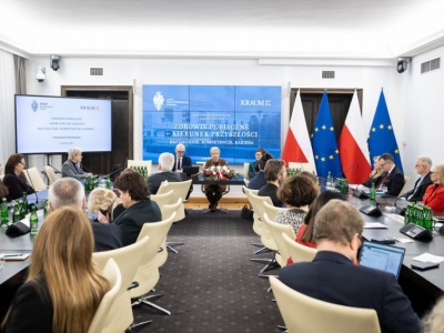 Senat o zdrowiu publicznym: kompetencje, standardy, pozycja zawodu