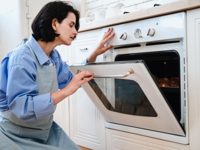 Orzechy psują smak ciasta? Tak pozbędziesz się goryczki