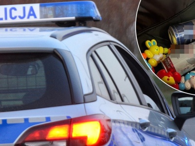 W łóżeczku przemoczone i brudne niemowlę. Obok przerażona siostrzyczka. Stało się coś złego