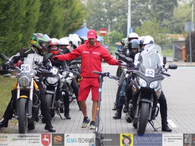 Szkolenia motocyklowe tylko dla kobiet: świetny pomysł czy dyskryminacja?  