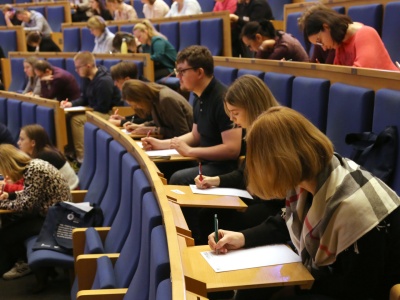 Te świadczenia przysługują studentom. Nawet kilka tysięcy złotych rocznie