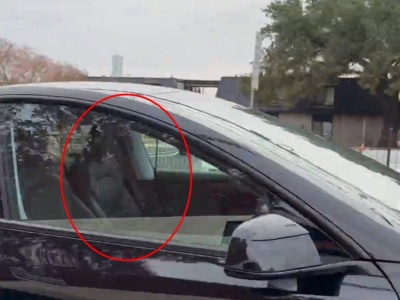 Tesla Model Y jeździ po Austin z kompletnie pustą kabiną. Musk: Za trzy tygodnie pełna autonomia. Teraz już za dwa…