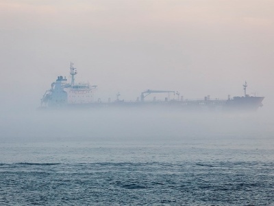 Tankowce zawracają. Atak hakerski, działania floty podcinają eksport naftowy całego kraju. Nowa blokada morska?