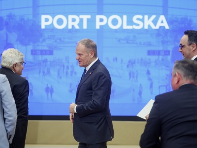 Premier Donald Tusk: To już nie pilnowanie łąki. Co zrobiono w Porcie Polska?