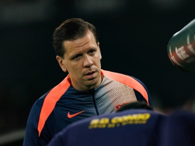 Szczęsny kontra Ter Stegen. Kto bramkarzem numerem dwa w Barcelonie? Flick już wie