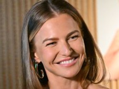 Oto świąteczne menu by Anna Lewandowska. Skusicie się na confitowaną nogę kaczki za 88 zł, pierogi z gęsiną i wege pasztet?