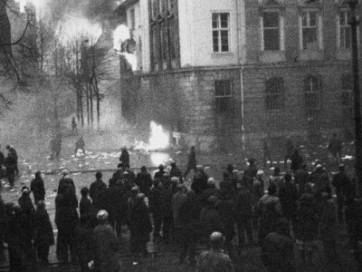 Rozpoczęły się Dni Pamięci Grudnia 1970 roku. Tragiczne wydarzenia doczekały się ogólnopolskiego upamiętnienia