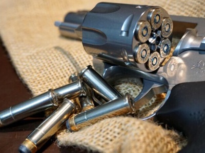 Polacy rozbrojeni… a nielegalna broń? Niezwykle łatwa do zdobycia