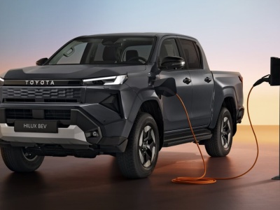 Toyota Hilux BEV: CENA od 282 777 złotych za pickupa z baterią 59,2 kWh i mikrym zasięgiem. Żeby nikt go nie chciał?