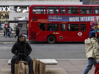 Brytyjski rynek pracy słabnie przed decyzją Banku Anglii. Rośnie bezrobocie, płace wyhamowują