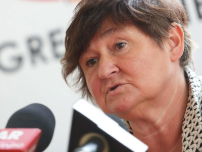 Prof. Środa znów zalicza odlot. Dla niej córka mieszkająca z matką to... homoseksualna rodzina!