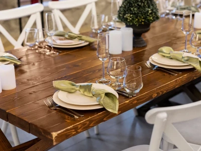 Kolacja wigilijna coraz bliżej. Oto jak wybrać idealny rozkładany stół, który pomieści całą rodzinę