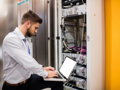 Europa coraz bardziej odstaje od USA i Chin w rozwoju sztucznej inteligencji. AI GAP ma zasypać 19 fabryk tej technologii w UE