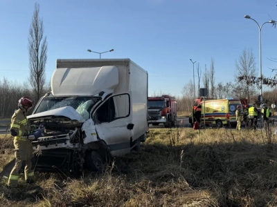 Kolizja ciężarówki z samochodem dostawczym zakończona mandatem