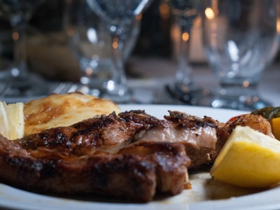 Mięso w piątek – w święta Bożego Narodzenia? Biskupi podejmują konkretne decyzje