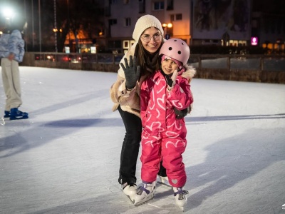Zielona Góra. Lodowisko to największa atrakcja centrum miasta (ZDJĘCIA)